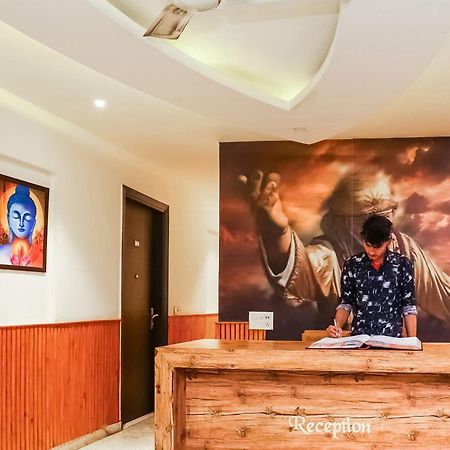 Hotel O Shri Sai Дели Экстерьер фото