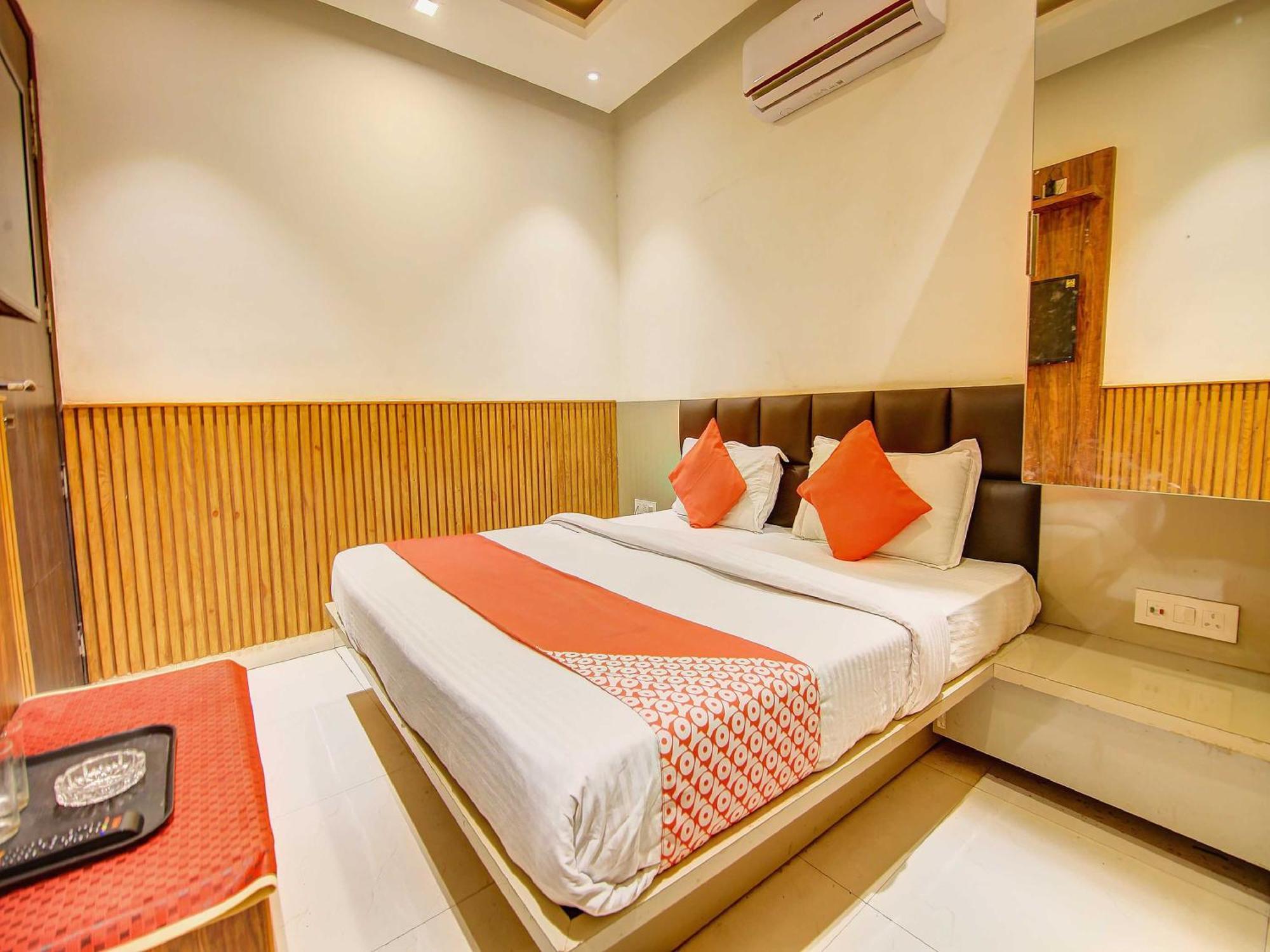 Hotel O Shri Sai Дели Экстерьер фото